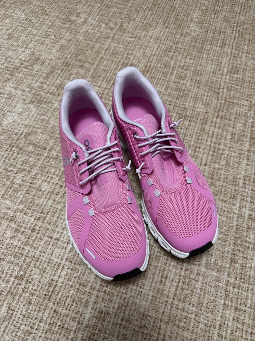 On Cloud Sneakers NWOT - Picture 2 of 4
